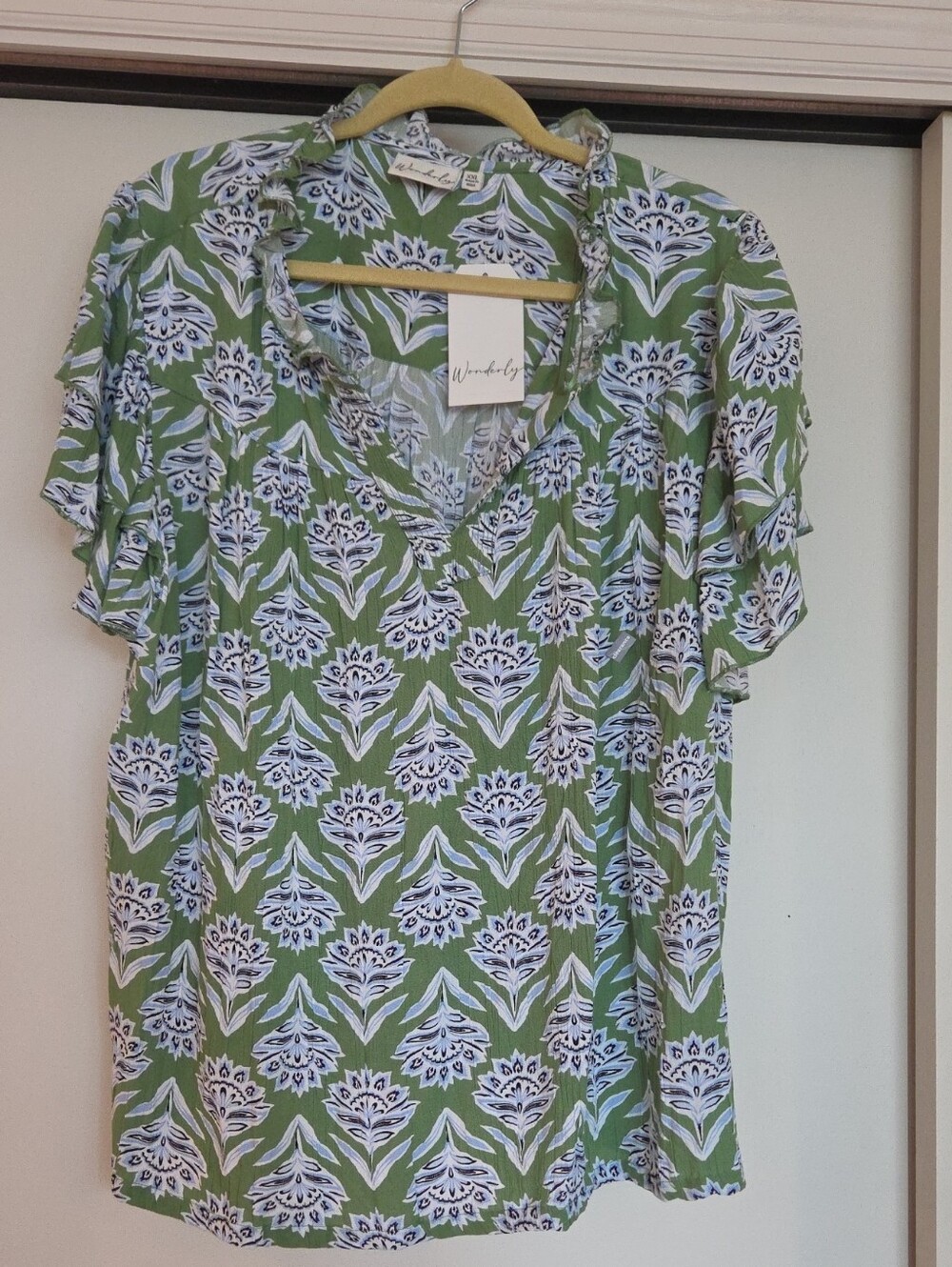 Wonderly Green Floral V-Neck Ruffle Trim Blouse - NWT - Sz XXL